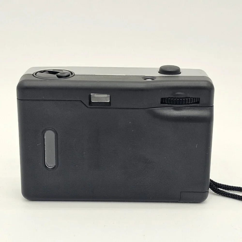 Vtg Bell Howell Point Shoot 35MM Camera Silver Focus Free 28MM Lens Black Case